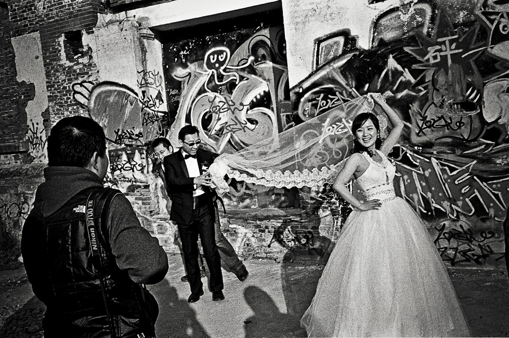 #11 extremely popular wedding photo op