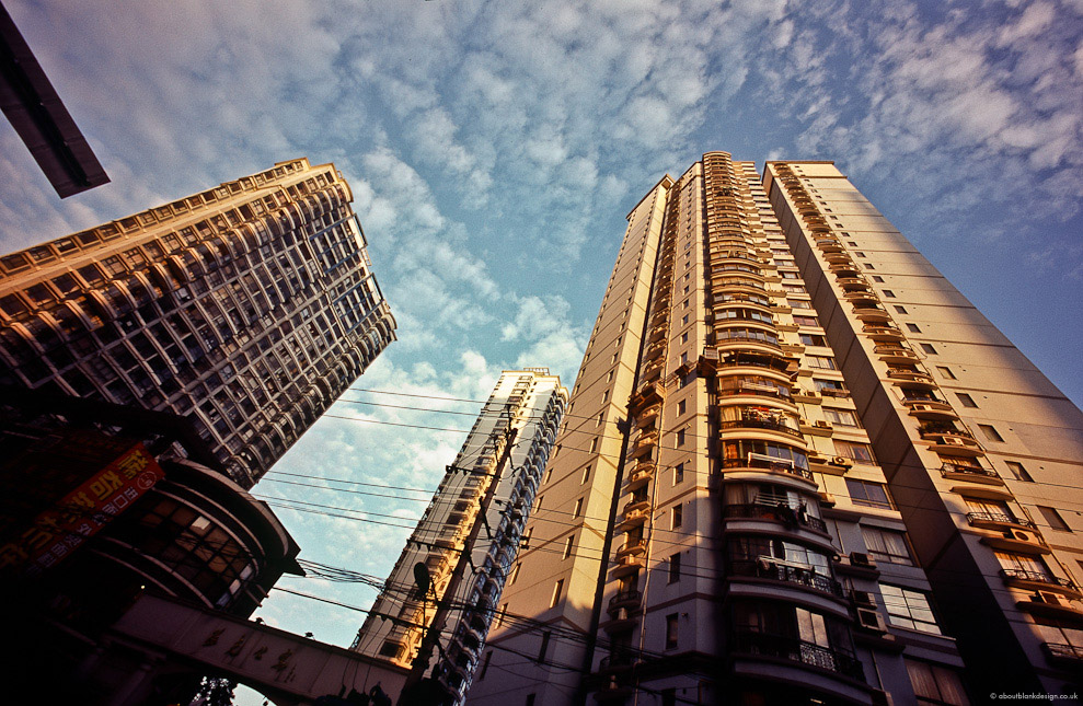 #21 outside the fabric market. full-on tailored suit for £50!!