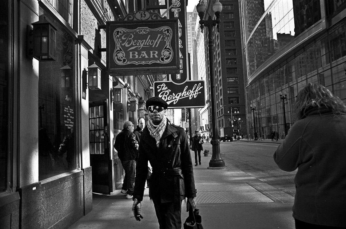 #9 Berghoff Bar Pose