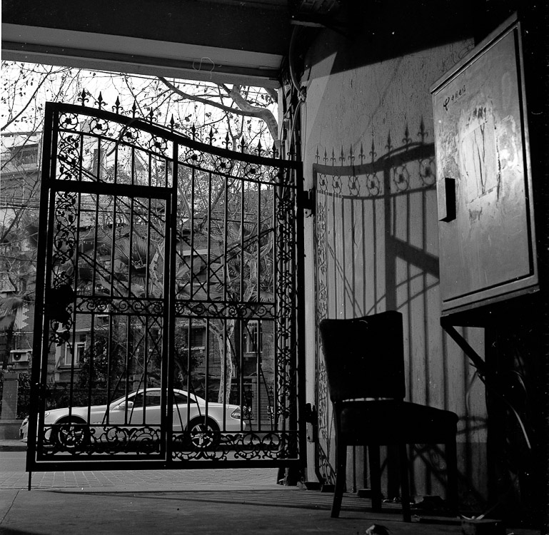 #38 mercedes and gates on nanchang lu