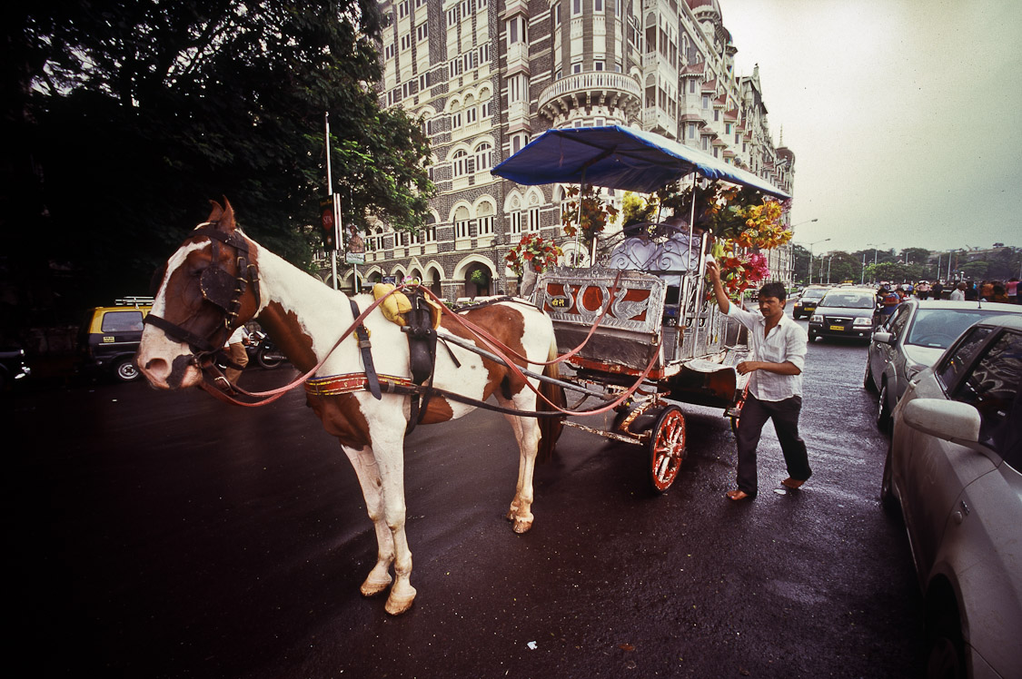 #12 check out that carriage - infront of the rather famous Taj Mahal Hotel, Mumbai