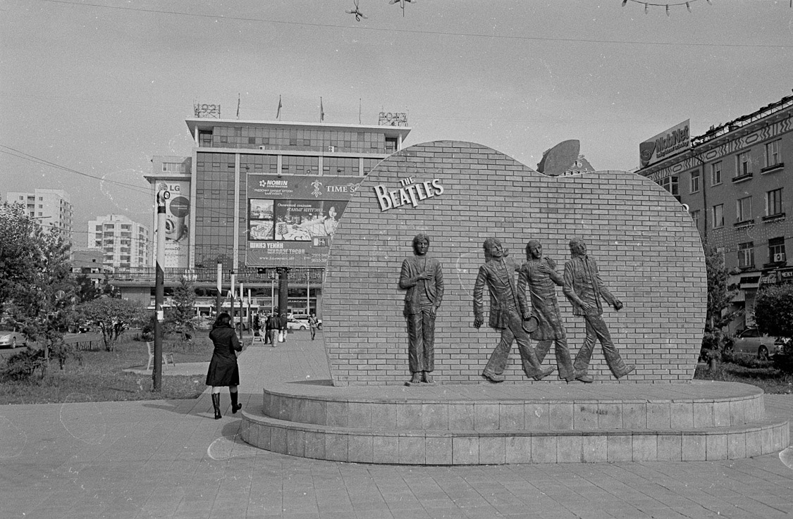 #49 The Beatles infron of the State Department Store