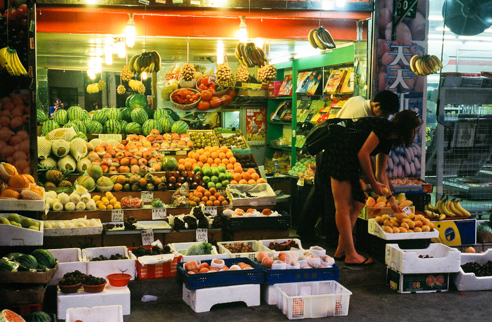 #15 Maraika haggling the fruit man