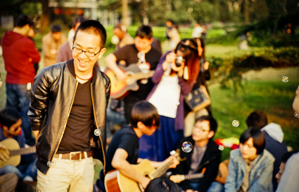 #36 more bubbles and hipsters enjoying the sun